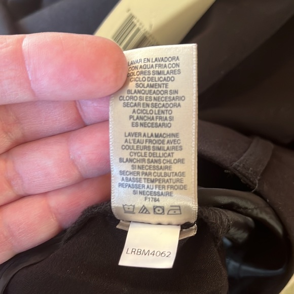 RAFAELLA Size 18W Curvy Bootleg Defined Waist Higher Back Rise Cozy SOFT $65
NEW - Picture 13 of 15